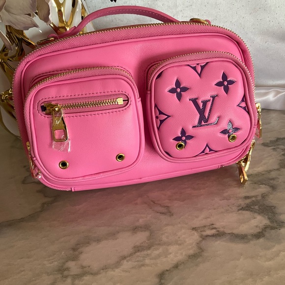 Sold Amazing Louis Vuitton Pink Utility Bag - Picture 2 of 16